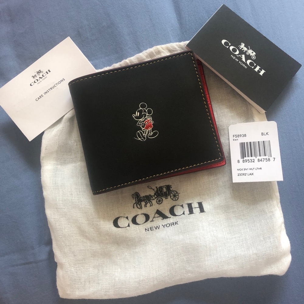 Rare! limited Disney X Coach Wallet + Card Case🥰
